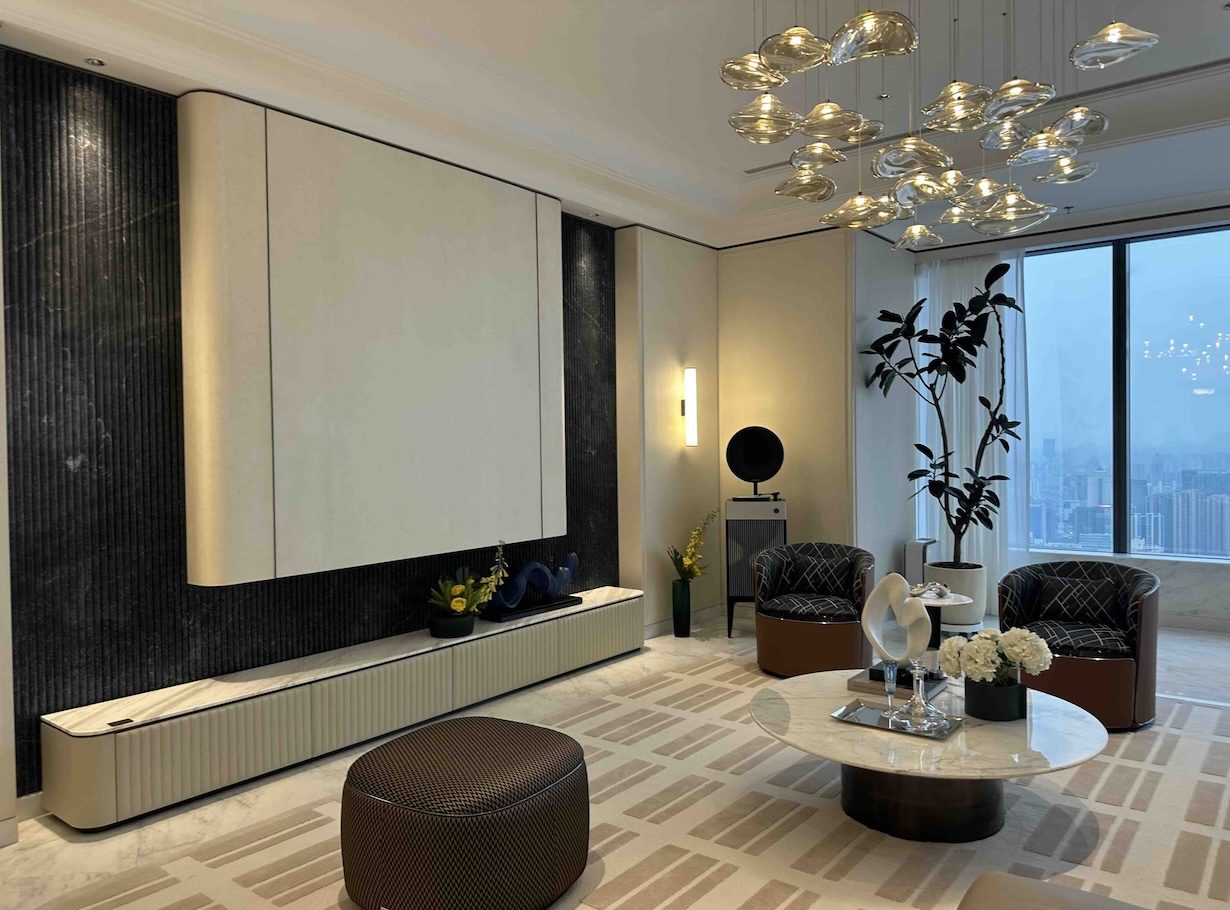 fullcomhome-living room